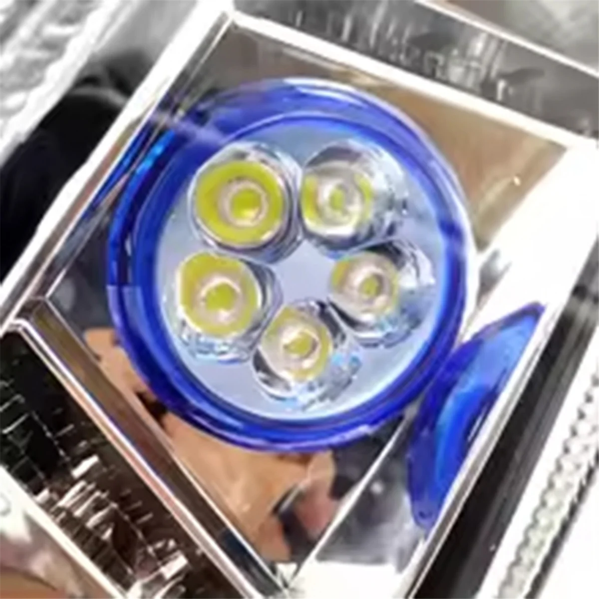 Luz antiniebla delantera LED para Mercedes Benz derecha - imagen 2