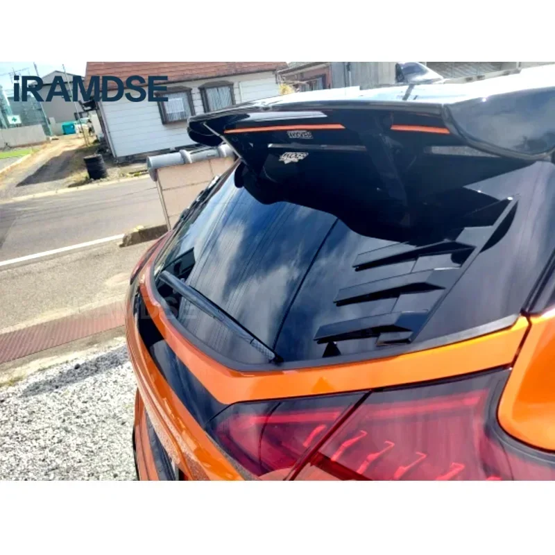 Alerón lateral de luneta trasera negro brillo Nissan Kicks - imagen 2