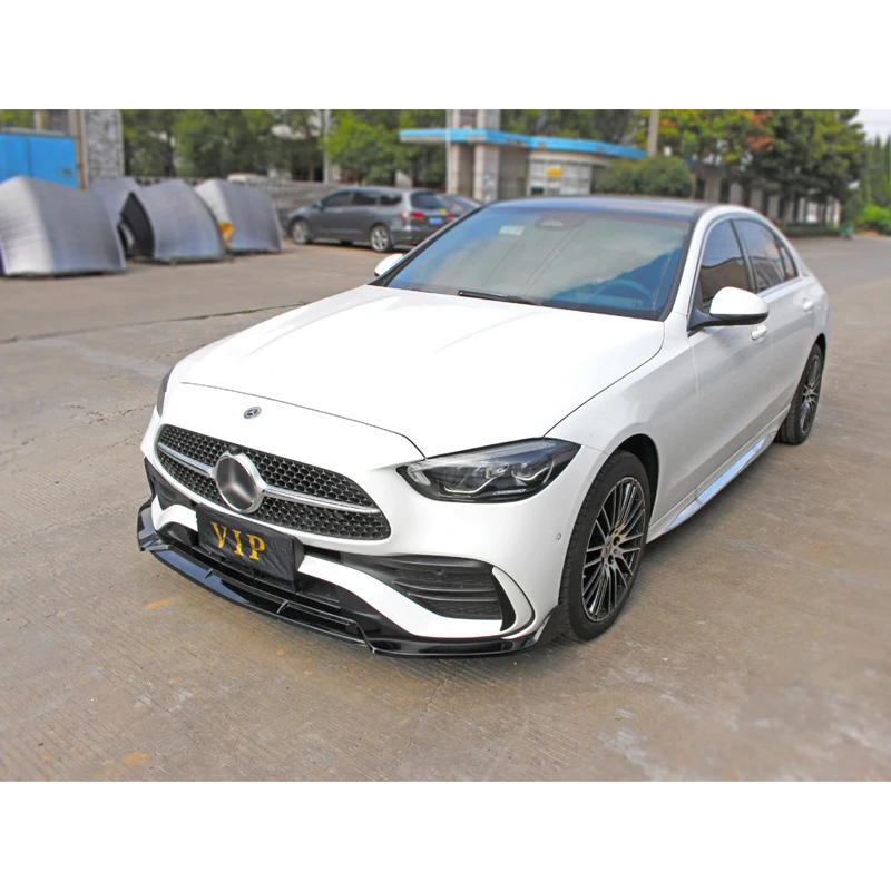 Divisor de aire instalado en parachoques de Mercedes Clase C