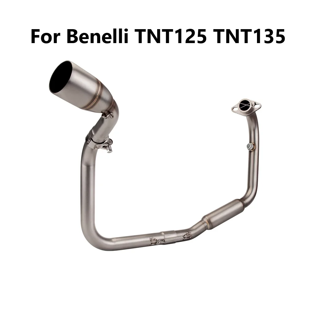 Vista lateral del escape completo instalado en una Benelli TNT 135
