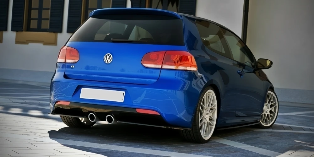 Alerón lateral Maxton instalado en VW Golf 6R
