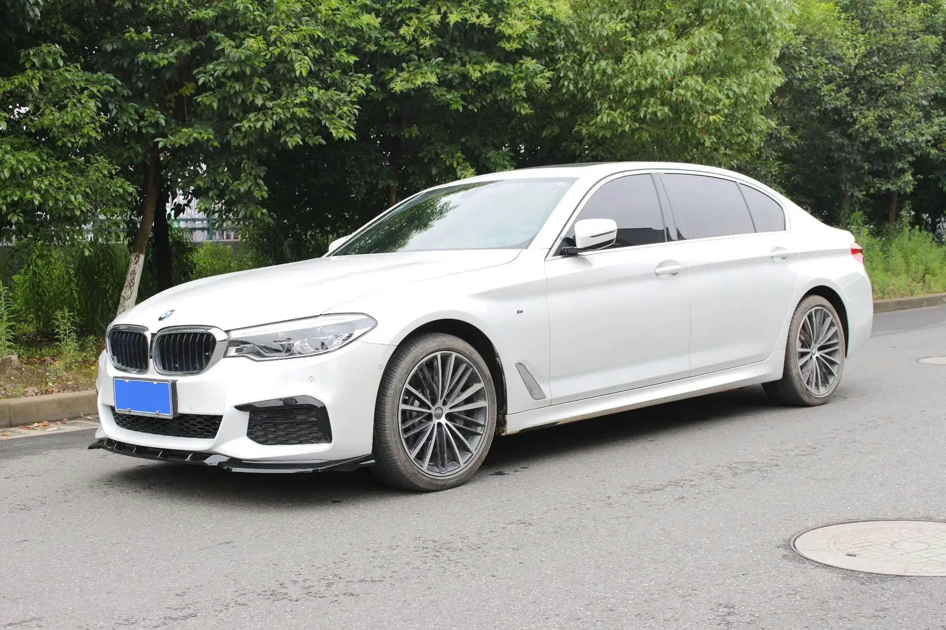 Paragolpes delantero BMW 5 Series G30 G38 acabado negro mate