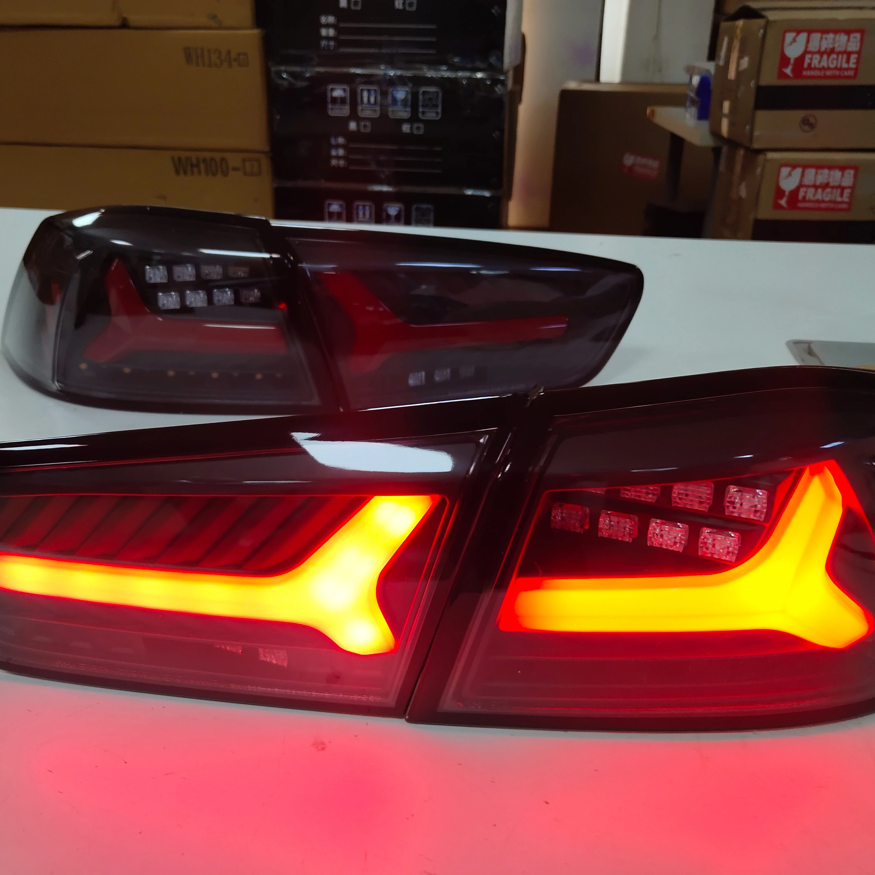 Lámpara trasera LED negra ahumada para Mitsubishi Lancer 2008-2013 - imagen 2
