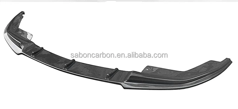 Vista del labio frontal de fibra de carbono y acabado 3K
