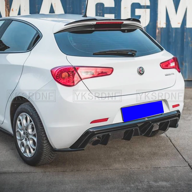Spoiler trasero Alfa Romeo Giulietta 2016-2020 estilo fibra de carbono - imagen 2