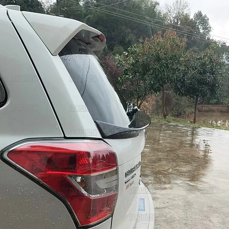 Alerón trasero fibra de carbono genuina Subaru Forester 2013-2017 - imagen 2