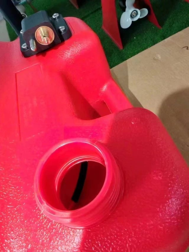 Detalle de conexiones de combustible