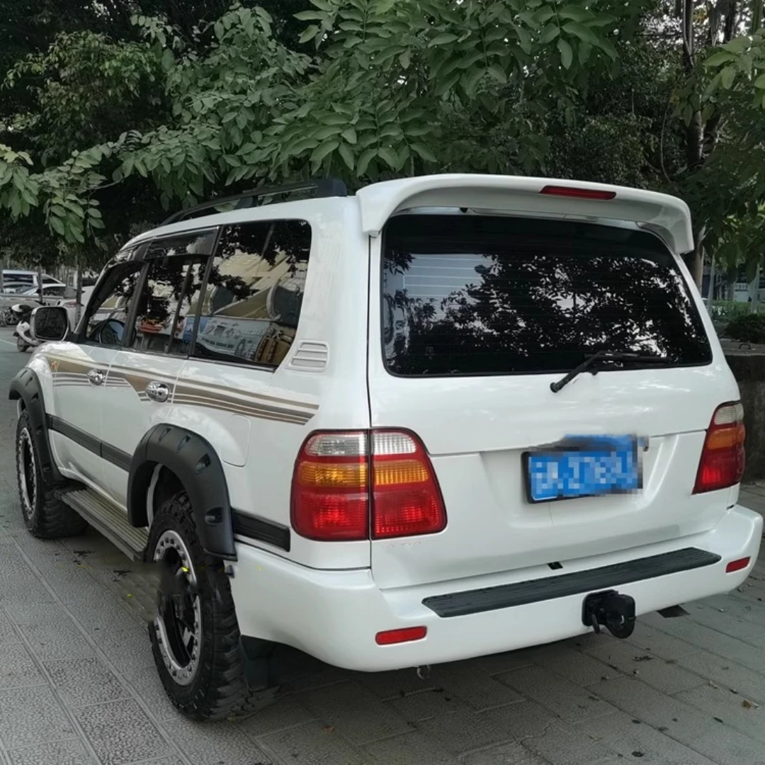 Cejas de guardabarros Toyota Land Cruiser LC100 4.7 – Kit carrocería - imagen 4