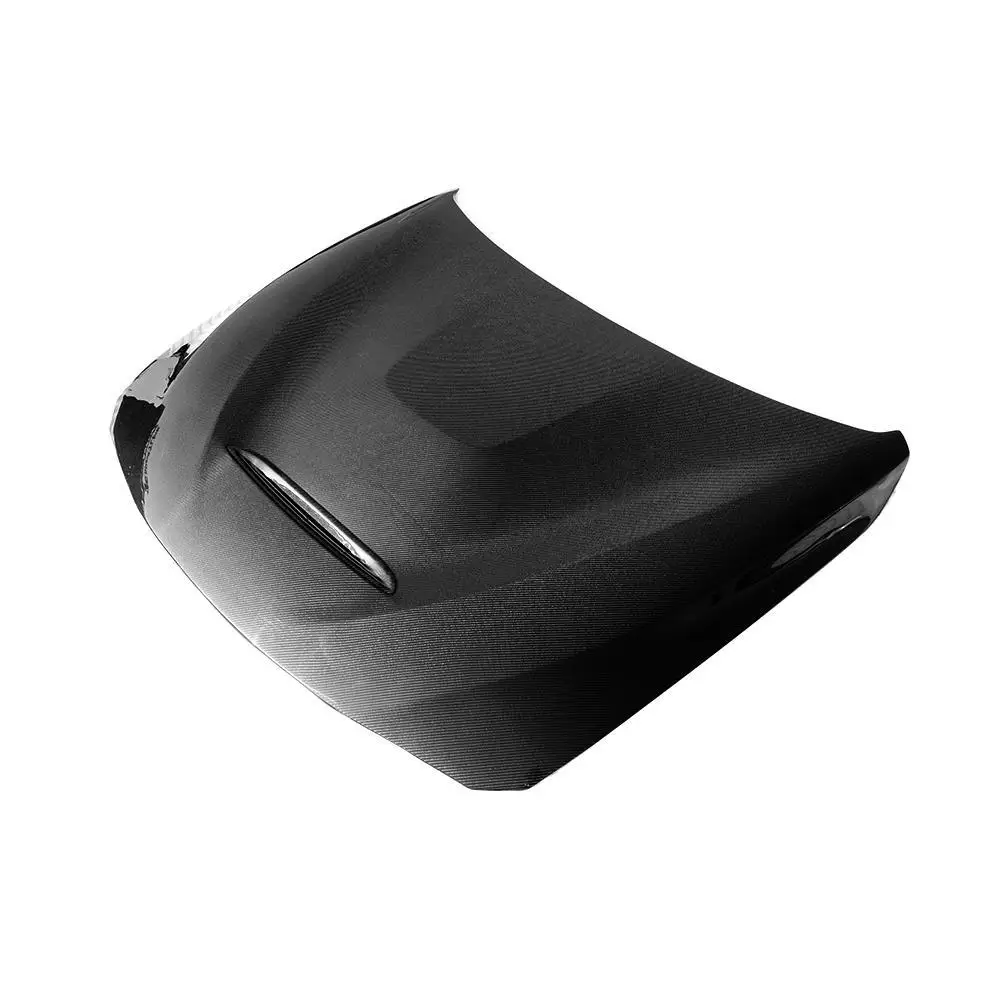 Detalles del capó en fibra de carbono