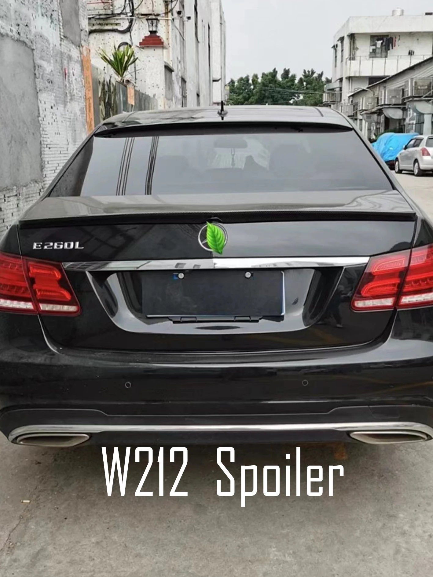 Vista del kit de modificación deportiva para Mercedes Benz Clase E W212
