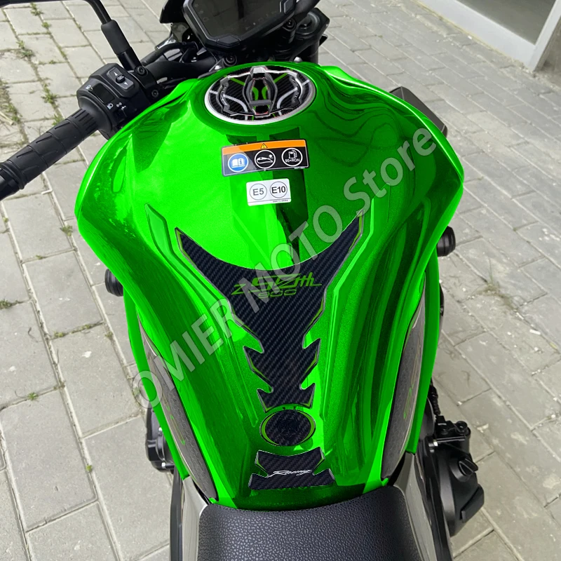 Protector de depósito Kawasaki Z900 SE de fibra de carbono 3D - imagen 5