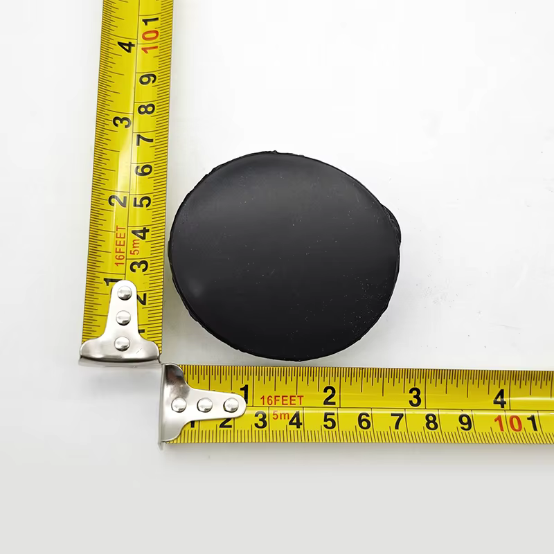 Detalle de la cubierta de remolque para el parachoques delantero