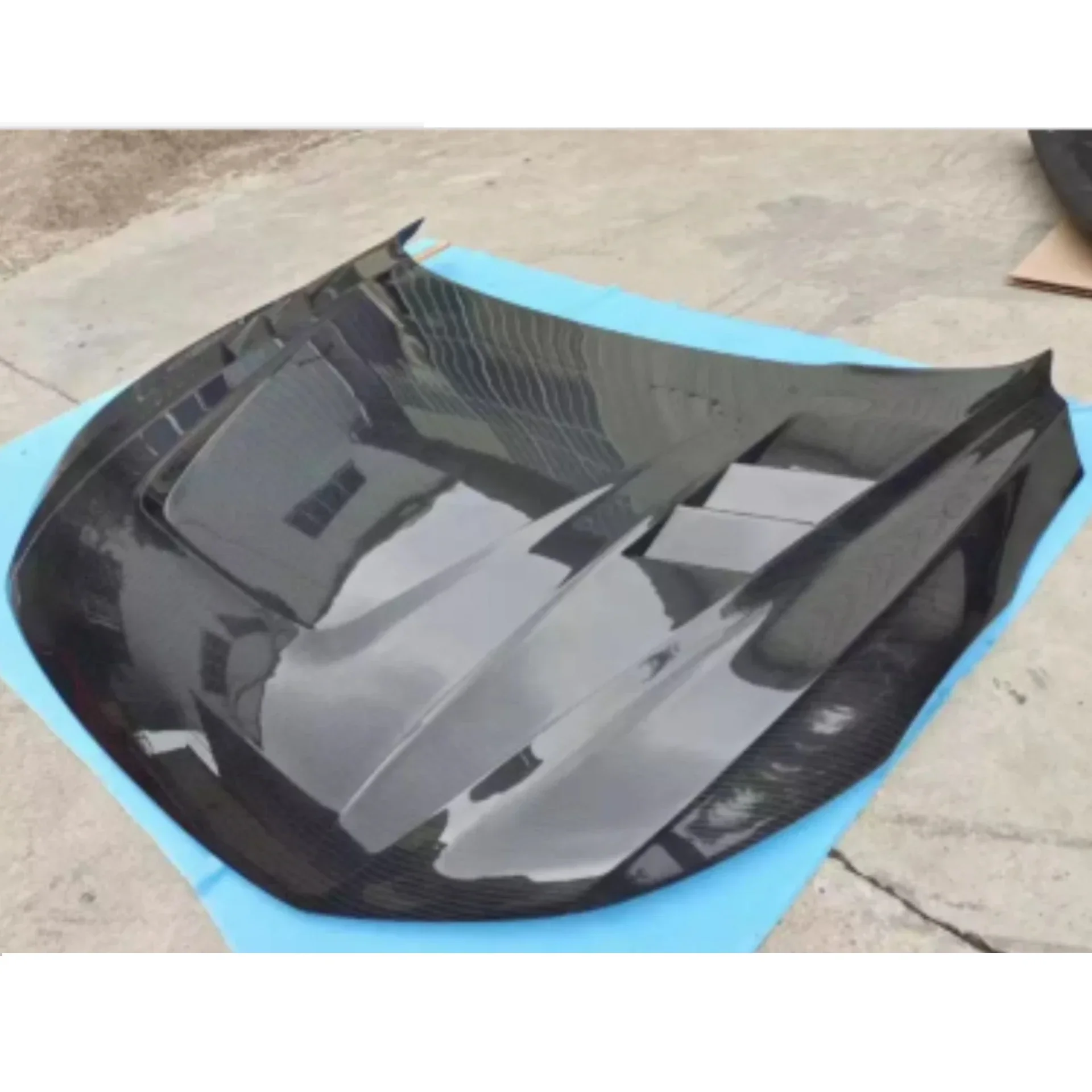 Cubierta motor fibra carbono VW Passat CC 2019-2020