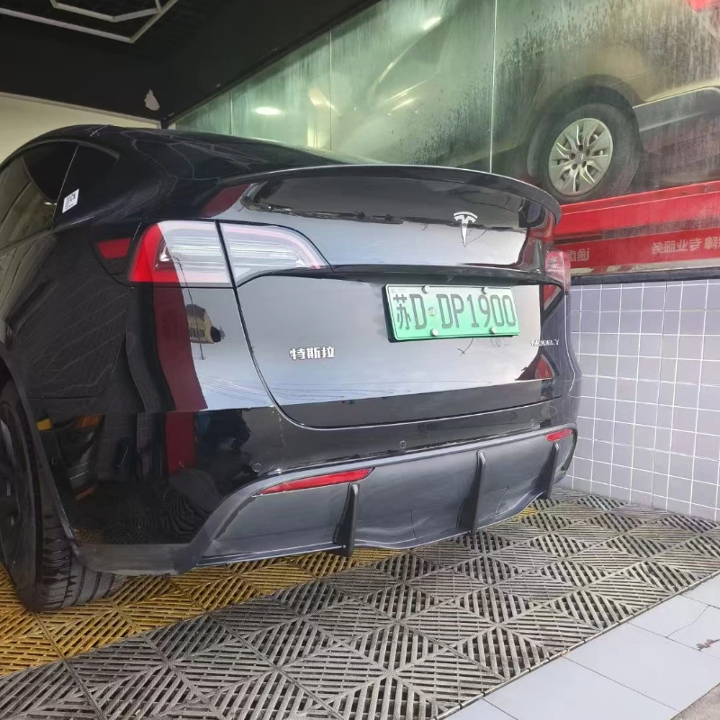 Difusor trasero labio negro – Tesla Model Y 2018-2022 - imagen 3