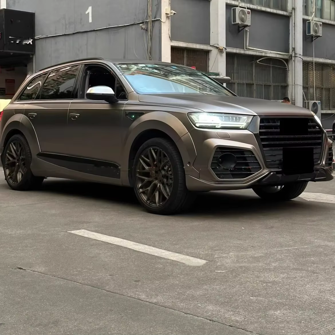 Kit de cuerpo de resina, conjunto de labio de parachoques delantero y trasero para Audi Q7 2016-2019, falda lateral de guardabarros Eyerbrow modificada, accesorios para automóviles - imagen 4