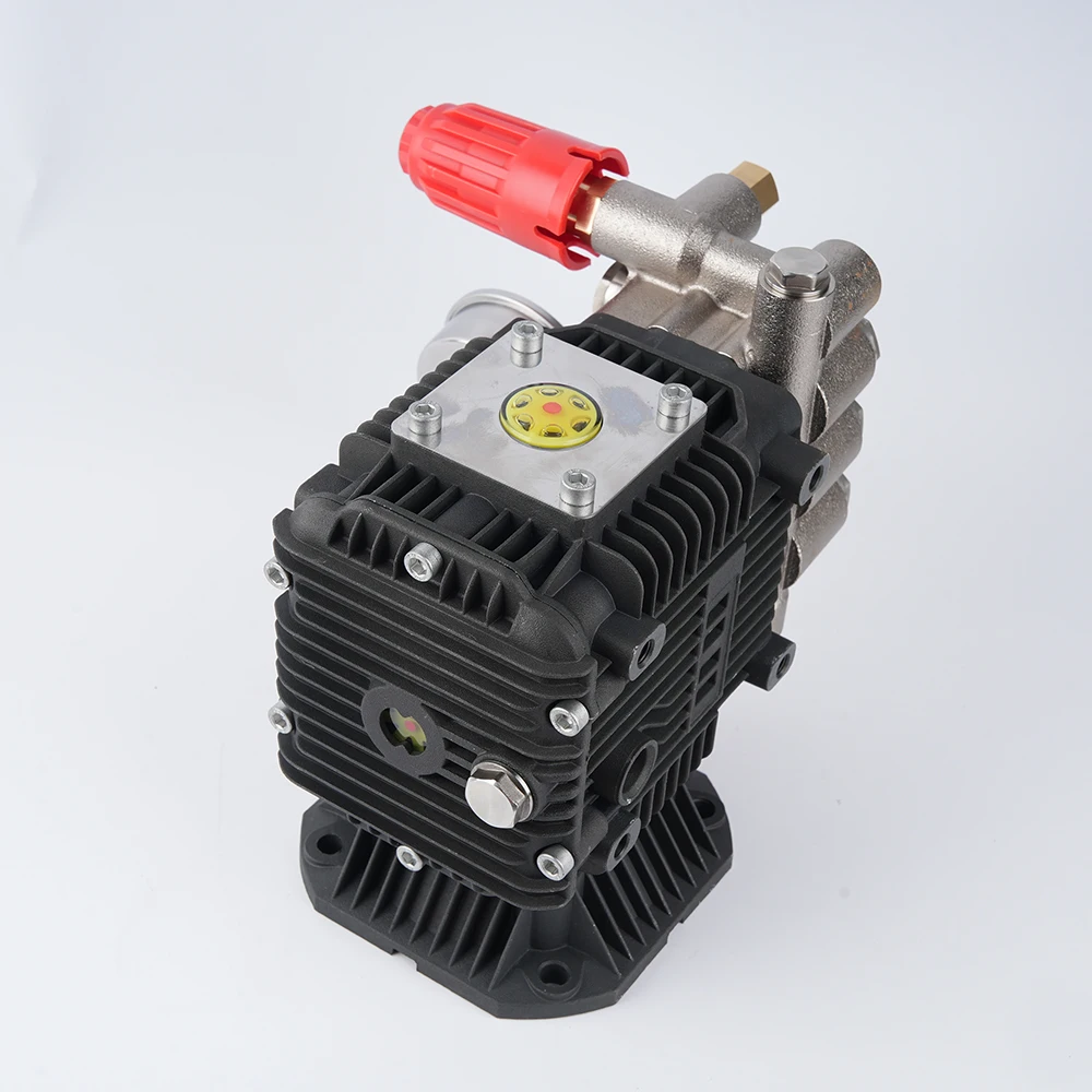 Cabezal de bomba en banco de pruebas de sistema de agua a alta presión