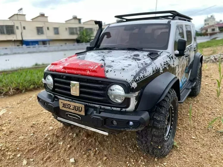 Tanque 300 E en vista frontal