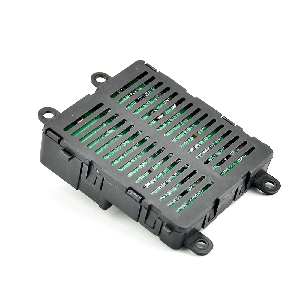 Vista lateral que muestra el perfil del conector y la altura del módulo