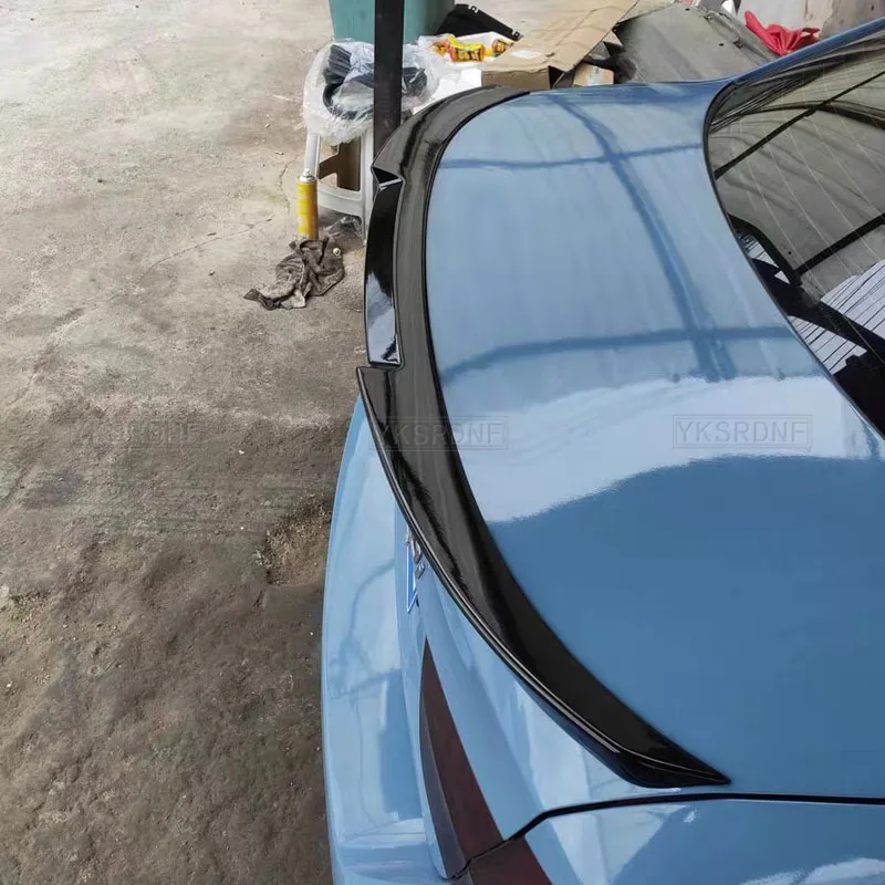 Alerón trasero BMW Serie 3 E90 M4 estilo carbono negro sedán - imagen 4
