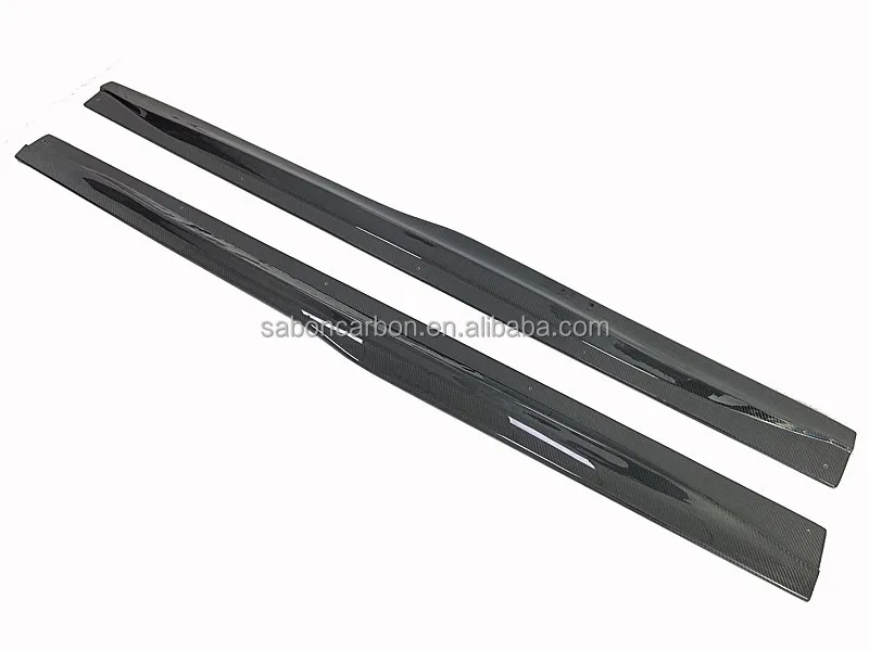 Faldones laterales instalados en BMW M4