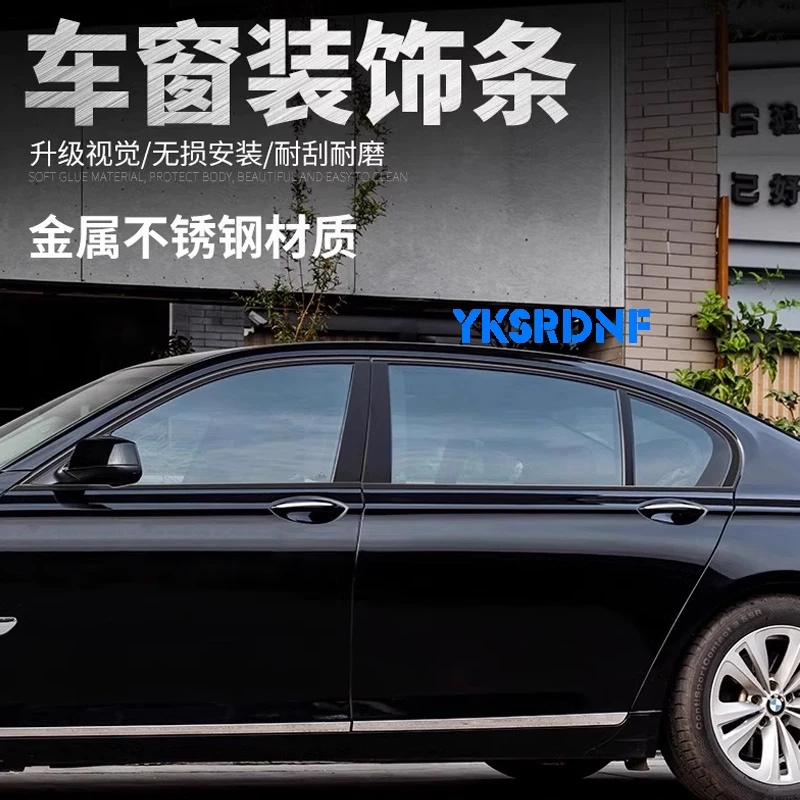 Moldura de ventana de acero negro