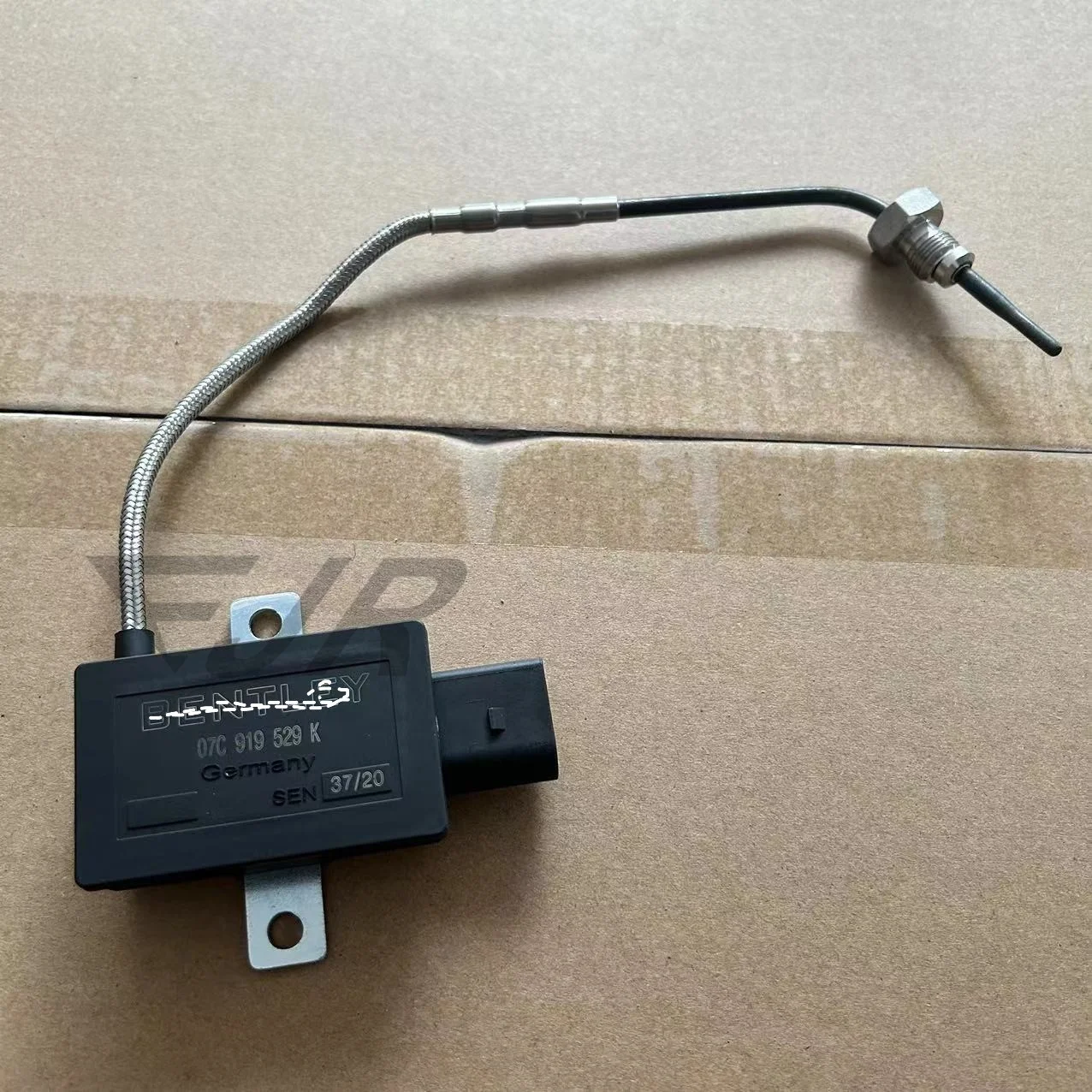 Detalle de calidad del sensor de temperatura de emisión