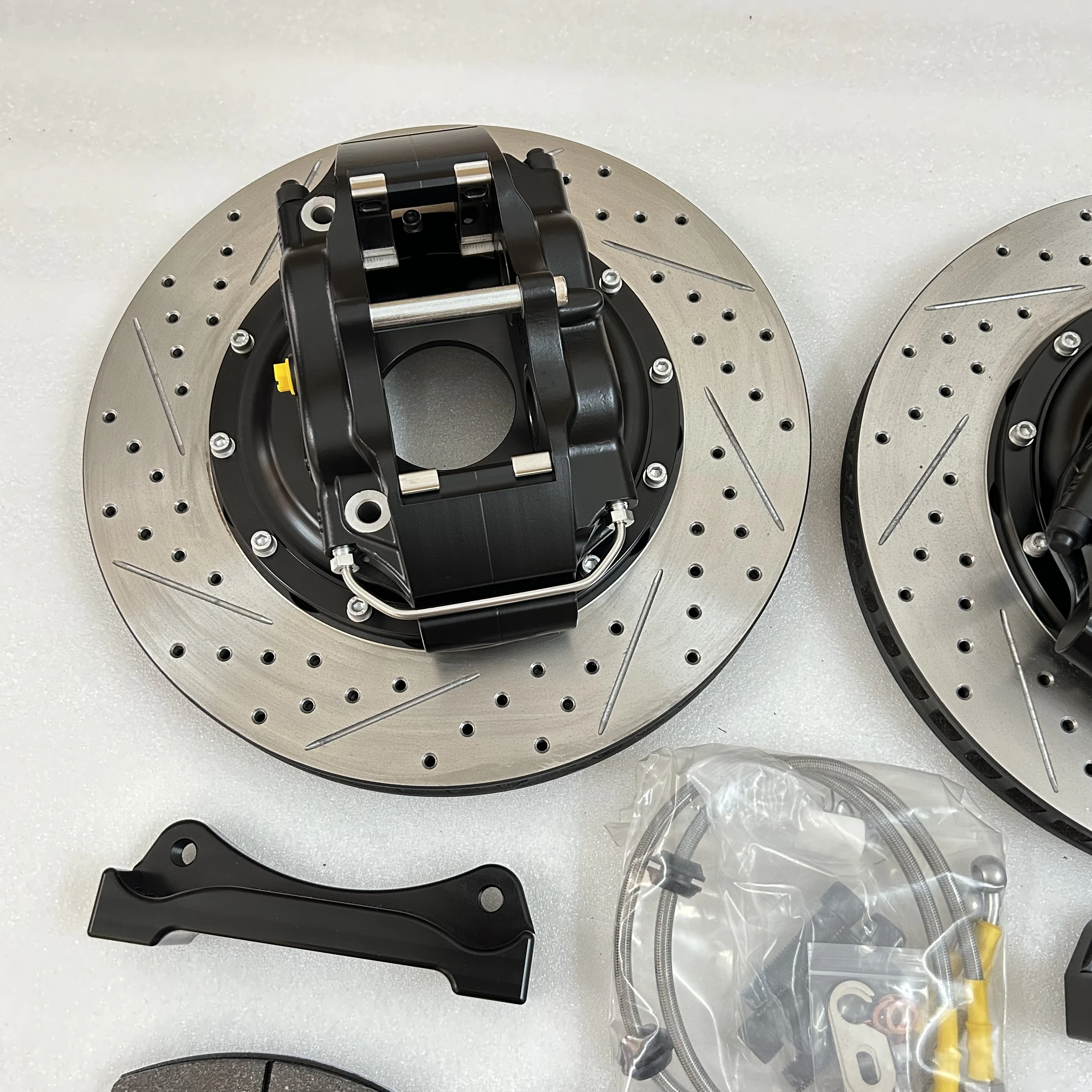 Kit de frenos de 4 pistones JK5200 con discos de 330 mm para Mercedes-AMG S63 W222 - imagen 3