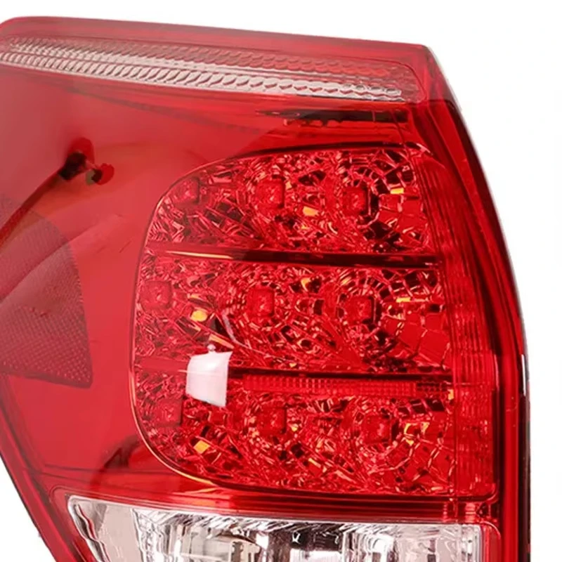 Luz trasera de Toyota RAV4 2005-2008 - imagen 4