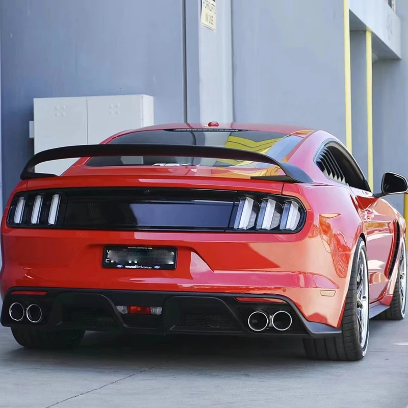 Alerón trasero negro efecto carbono para Ford Mustang