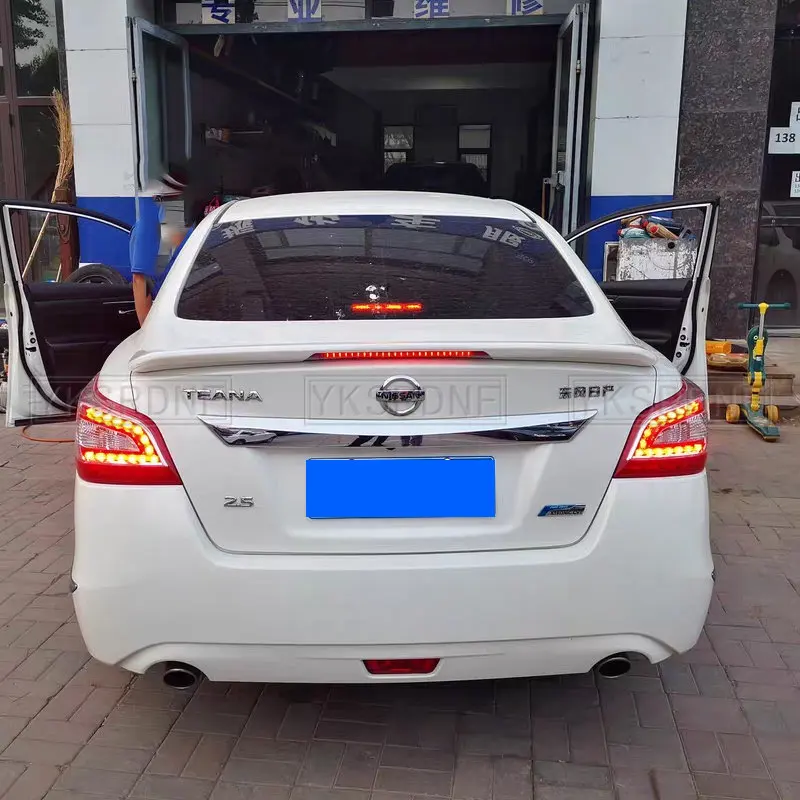 Alerón trasero Nissan Altima 2013-2015 vista frontal