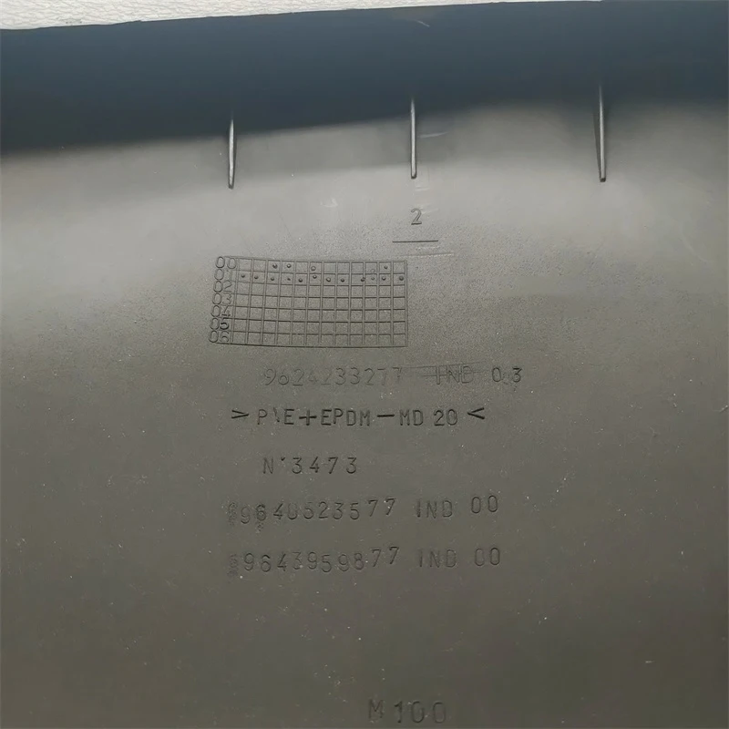 Visera Cuadro Instrumentos 8209C0 Original – Peugeot 206/206CC - imagen 4