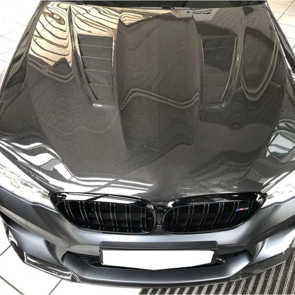 Detalle del diseño del capó de carbono para BMW Serie 5