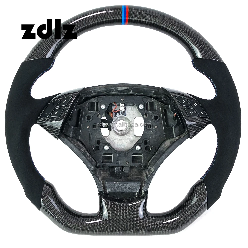Volante BMW en fibra de carbono