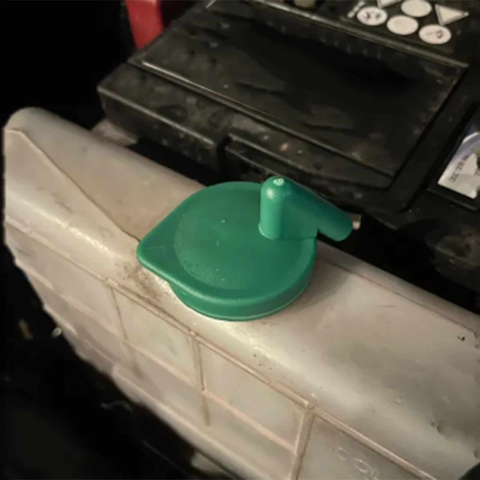 Suzuki 17932-63J00 Tapa depósito refrigerante para Swift y Agila - imagen 4