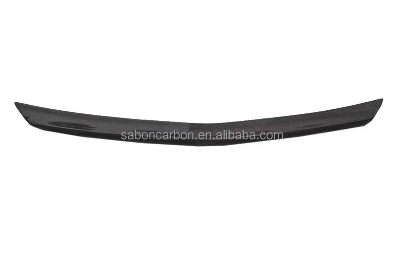 Alerón trasero fibra de carbono tipo V Mercedes W212 vista frontal