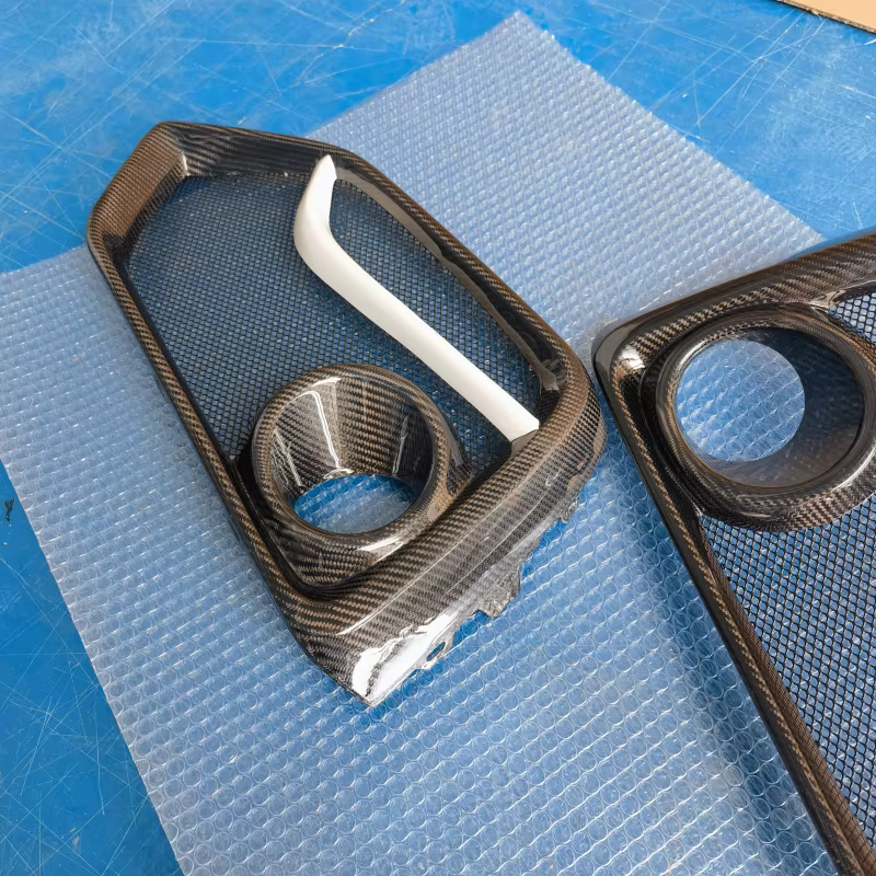 Tapa antiniebla de fibra de carbono para Honda Civic FK7 - imagen 2