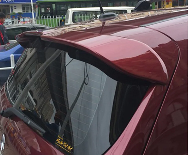 Alerón trasero Mercedes B200 2009-2011 detalle montaje