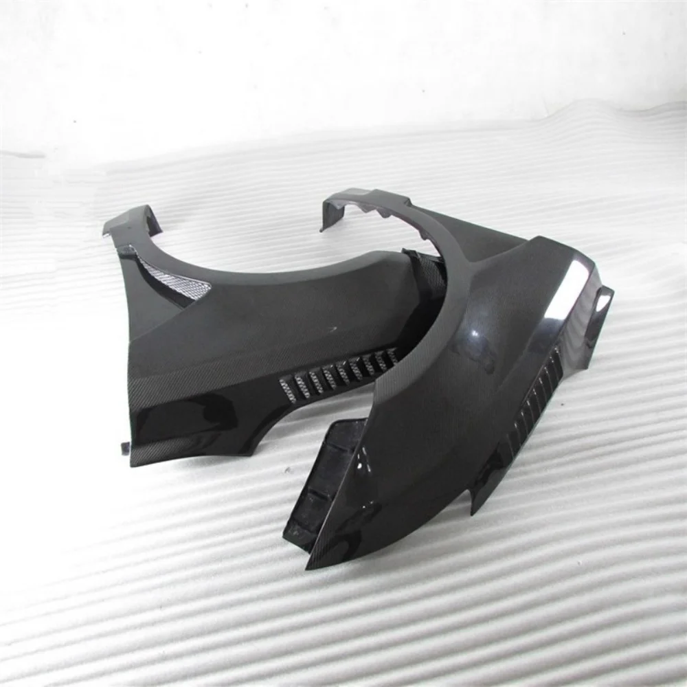 Guardabarros fibra de carbono húmedo sport para Suzuki Swift - imagen 3