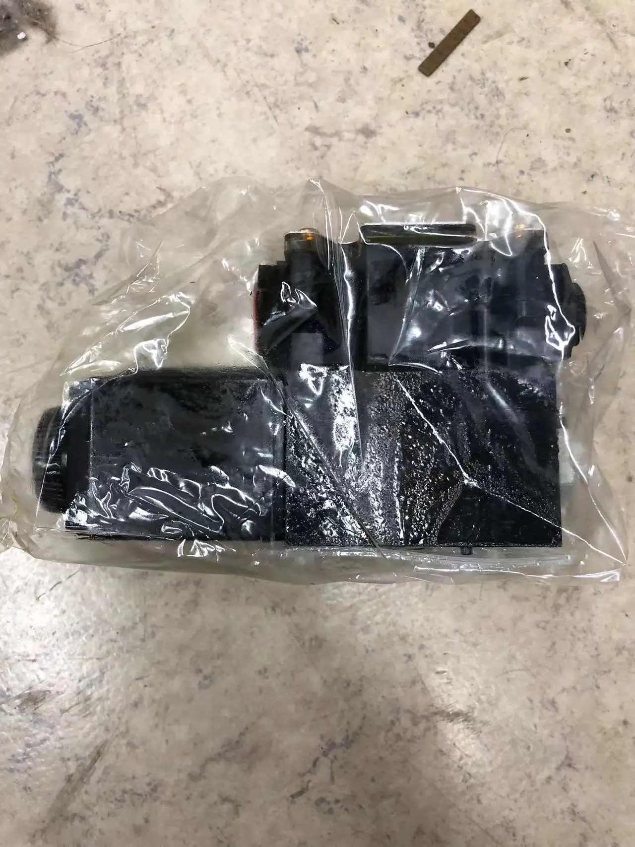 870464 DG4V-3-2A-M-FW-H7-60 DG4V 3 2A M FW H7 60 DG4V32AMFWH760 DG4V5-6CJ-MUH729 EATON 。 Origen de válvula solenoide IH DAN FOSS - imagen 4