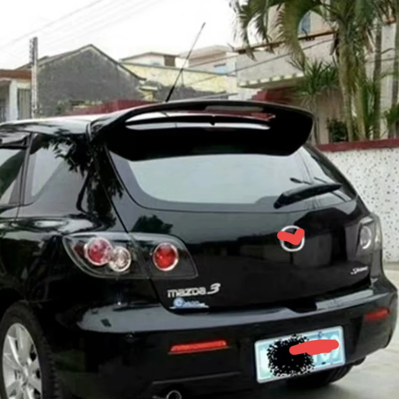 Alerón trasero Mazda 3 Hatchback con luz LED estilo carbono - imagen 3