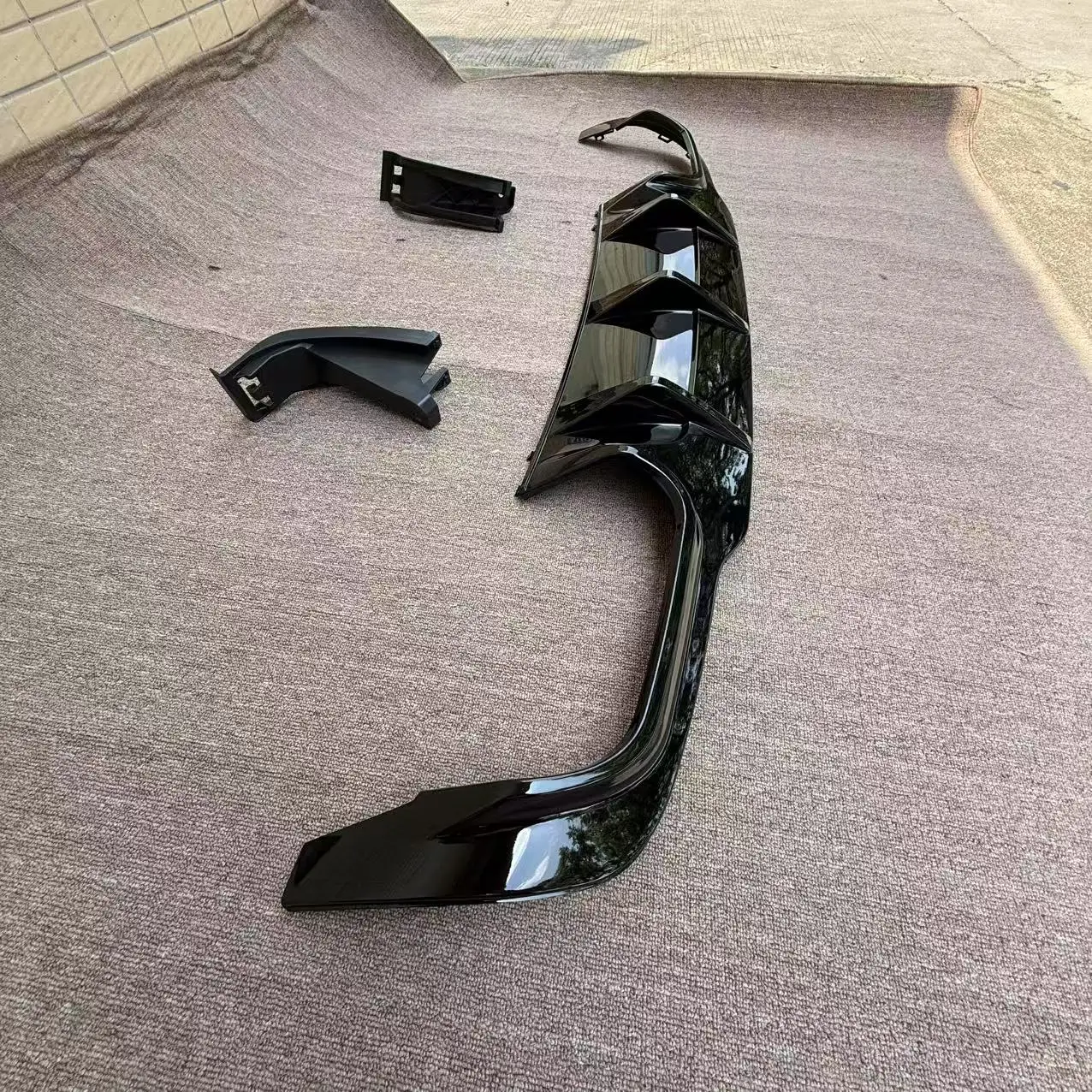 Difusor trasero Mercedes C W204 2011-2014 con tubo de escape - imagen 2