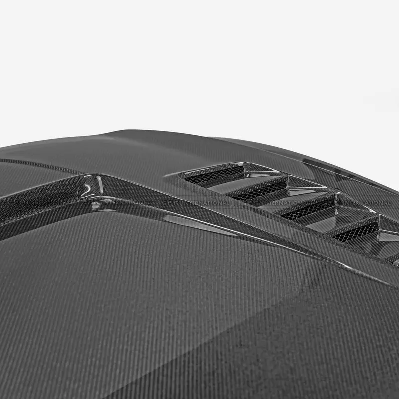 Detalle del material y acabado en fibra de carbono