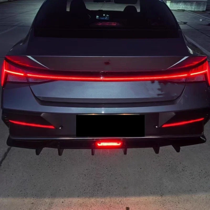 Labio trasero de coche con lámpara, esquina de parachoques trasero para Hyundai Elantra 2023-2024, accesorios negros brillantes modificados para automóviles - imagen 5