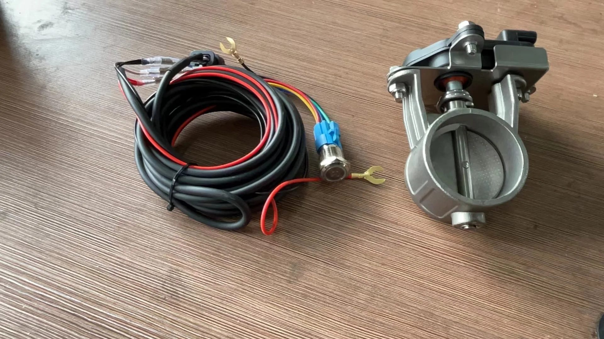 Valvula de escape electrica con boton y sellado hermetico 2 a 3 pulg - imagen 4