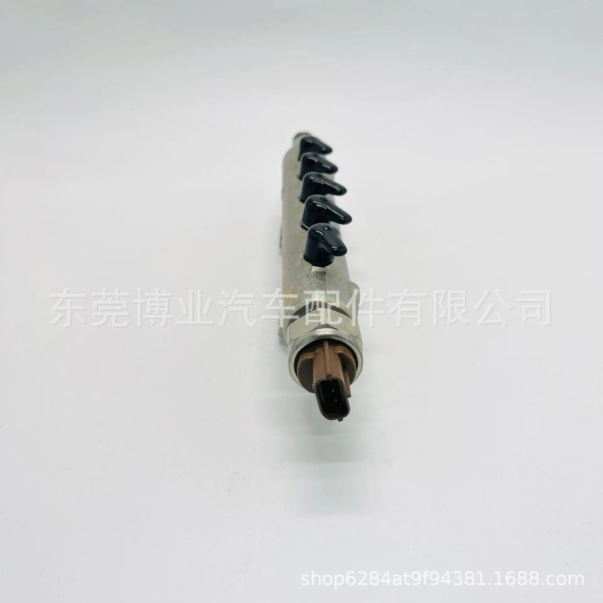 095440-1090 1J574-50600 Rampa common rail para Kubota M180X - imagen 2