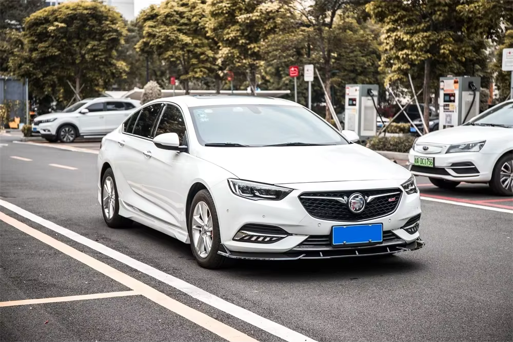 Vista frontal del kit de carrocería para Buick Regal