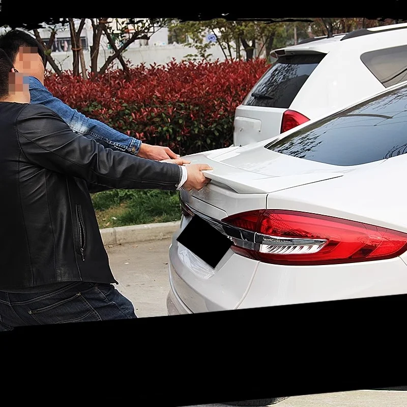 Alerón trasero ABS deportivo blanco/negro – Ford Mondeo 2013-2019 - imagen 2