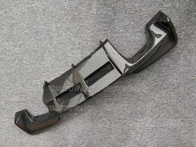 Difusor de fibra de carbono BMW E82 vista lateral
