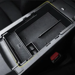 Caja de almacenamiento central Mazda3 2019-2023