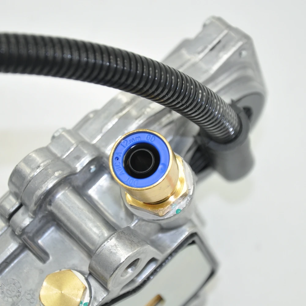 Válvula solenoide embrague 24V Volvo VOE 22327063/69 – Camión - imagen 4